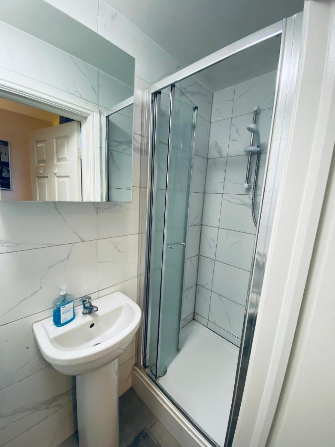 Lovely Studio Flat In The Heart Of Лондон Екстериор снимка